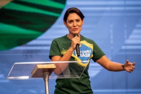 Michelle Bolsonaro lidera intenção de votos